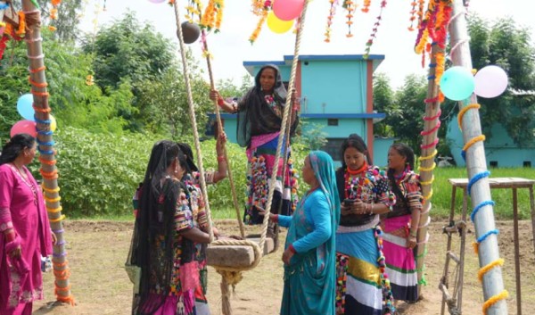 दाजुभाइको दीर्घायुको कामना गर्दै मनाए रानाथारू महिलाले तिज