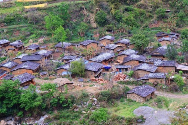 बुढाथोक घरबास : परम्परागत घरमा स्थानीय परिकार