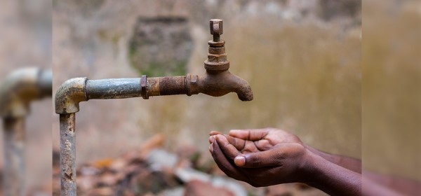 सुन्दरीजल क्षेत्रमा खानेपानी नदिएको भन्दै सांसदको आपत्ति