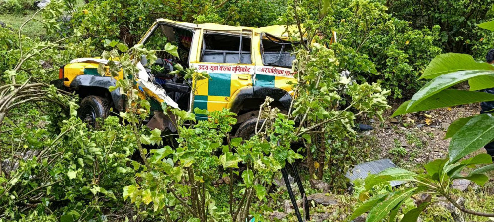 एम्बुलेन्स दुर्घटना हुँदा दुई जनाको मृत्यु, दुई घाइते