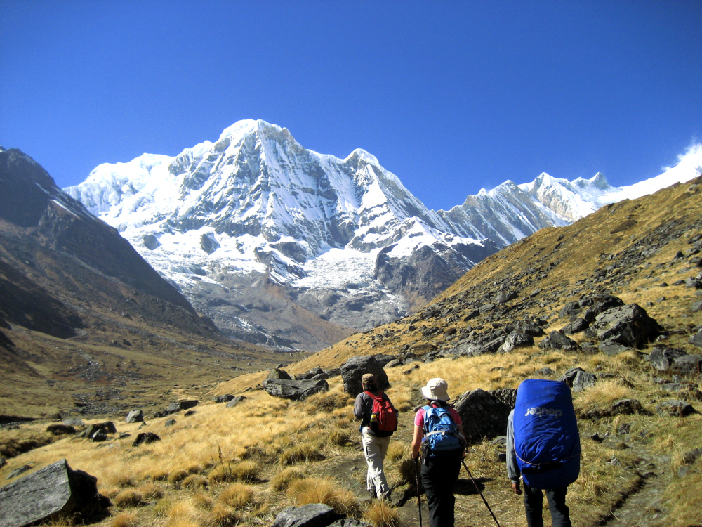 अन्नपूर्ण आधार शिविरमा जाने पर्यटक बढे