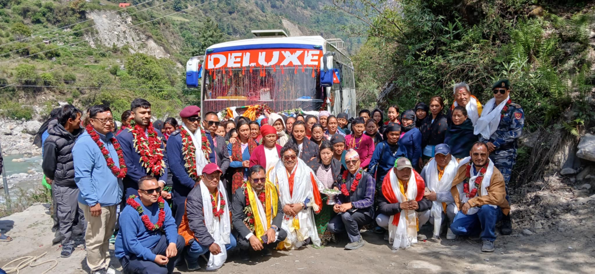 मनाङमा सार्वजनिक बस सेवा सञ्चालन,पूर्वमन्त्री गुरूङद्वारा उद्घाटन