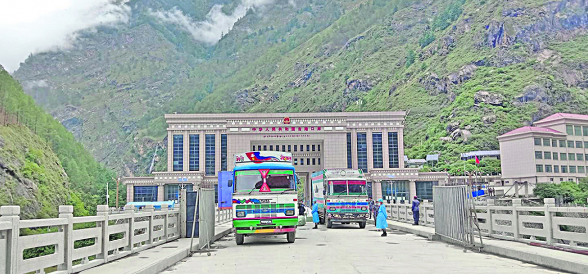 रसुवागढी नाकाबाट ४० अर्बभन्दा बढीको आयात