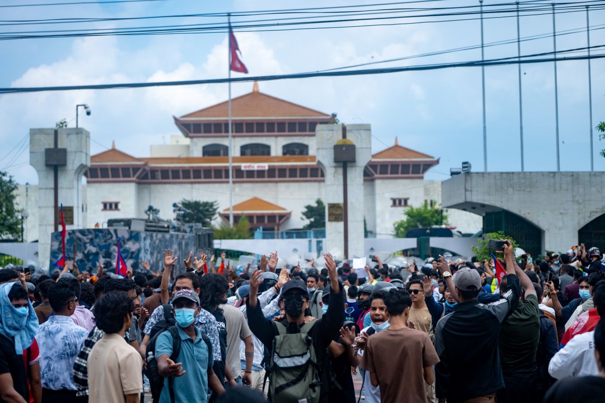 संघीय संसद भवनमा पनि छिरे जेनजीका प्रदर्शनकारी