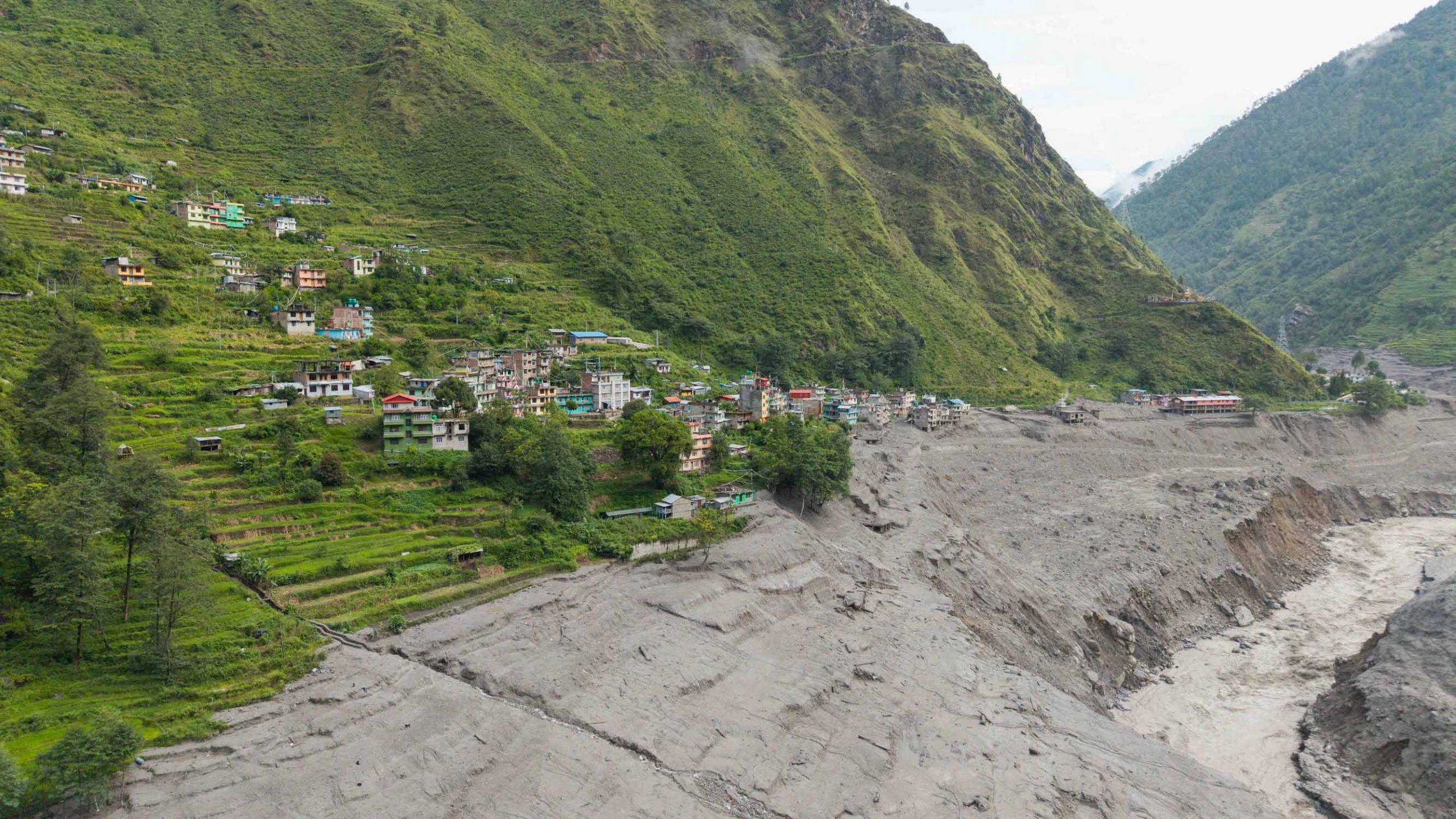 सडक सञ्जाल अवरुद्ध हुँदा रसुवामा खाद्यान्न अभाव