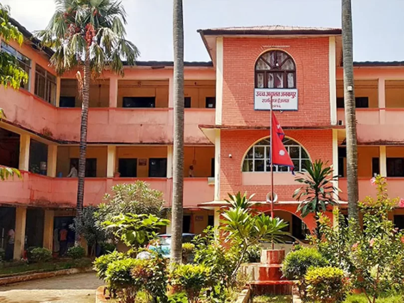 अदालतको अवहेलनामा मालपोत प्रमुखलाई १ महिना कैद र ५ हजार जरिवाना