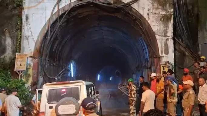 भारतमा सुरुङ दुर्घटना, सातको मृत्यु