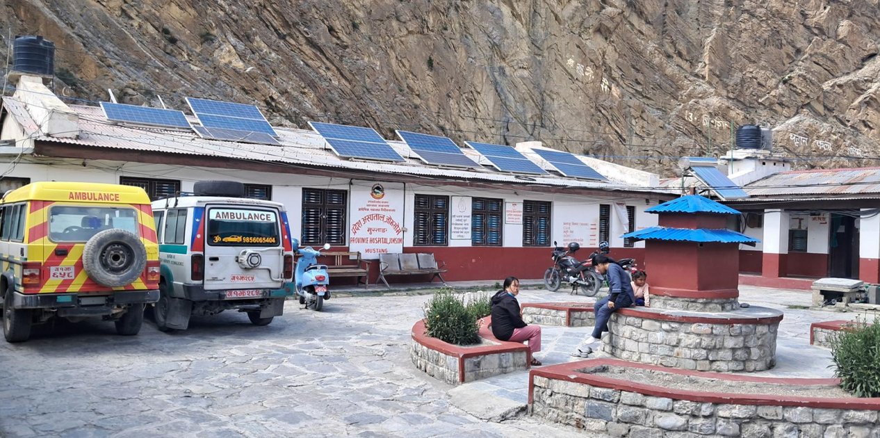 मुस्ताङ प्रदेश अस्पतालको एम्बुलेन्स आफैँ बिरामी