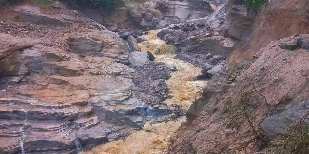 बाढीले दिक्तेल-चखेवाभञ्ज्याङ सडक अवरुद्ध