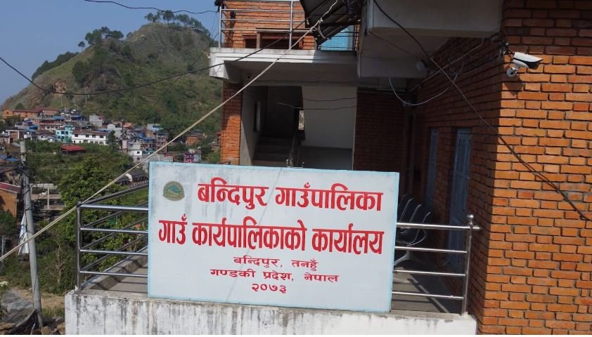 बन्दीपुरमा क्यान्टिलिभर ग्लास स्काइ वाक बन्दै