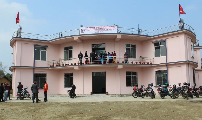बक्यौता नतिर्नेको ठेकेदारको सेवासुविधा रोकियो