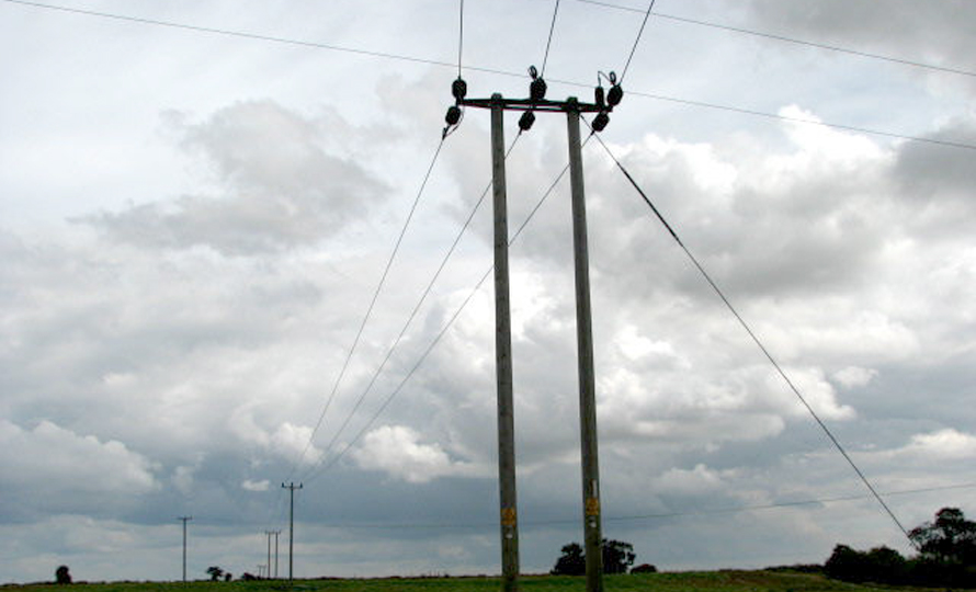 बिजुली पोल पुग्यो, बलेन बत्ती