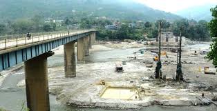 दैनिक एक सय ३० कामदार खटाएर मादी पुल निर्माण गरिँदै