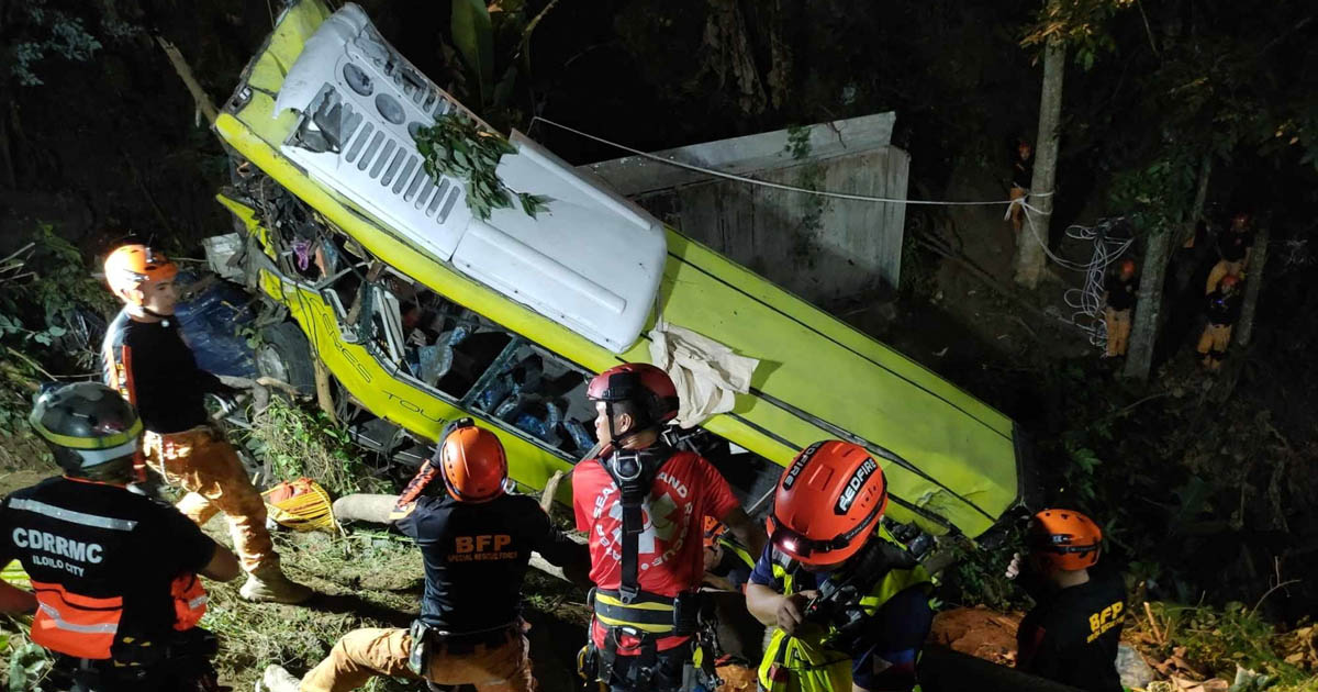 फिलिपिन्समा यात्रुवाहक बस दुर्घटना हुँदा ४ जनाको मृत्यु, २३ घाइते