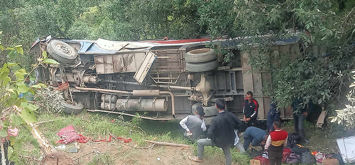बैतडीमा बस दुर्घटना : ८ जनाको मृत्यु, ४५ जना घाइते