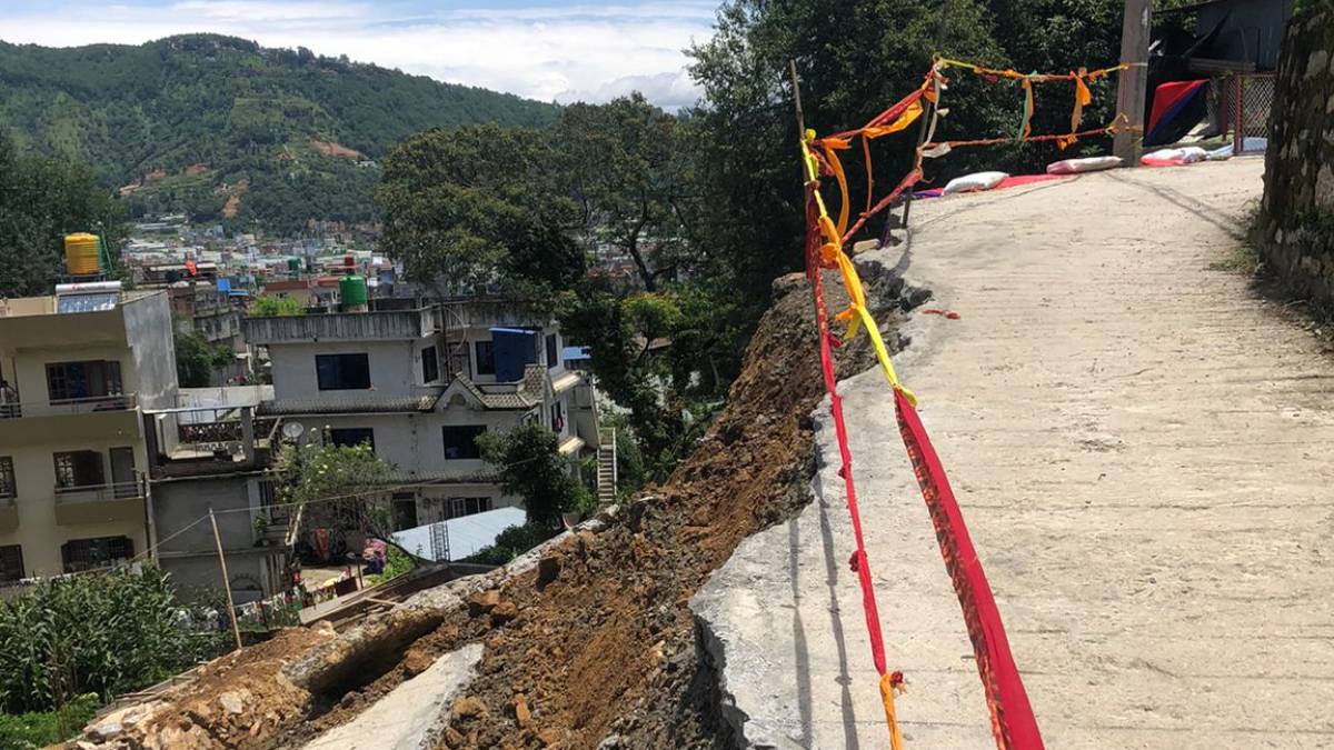 चन्द्रागिरिका तीन वडा पहिरो उच्च जोखिममा