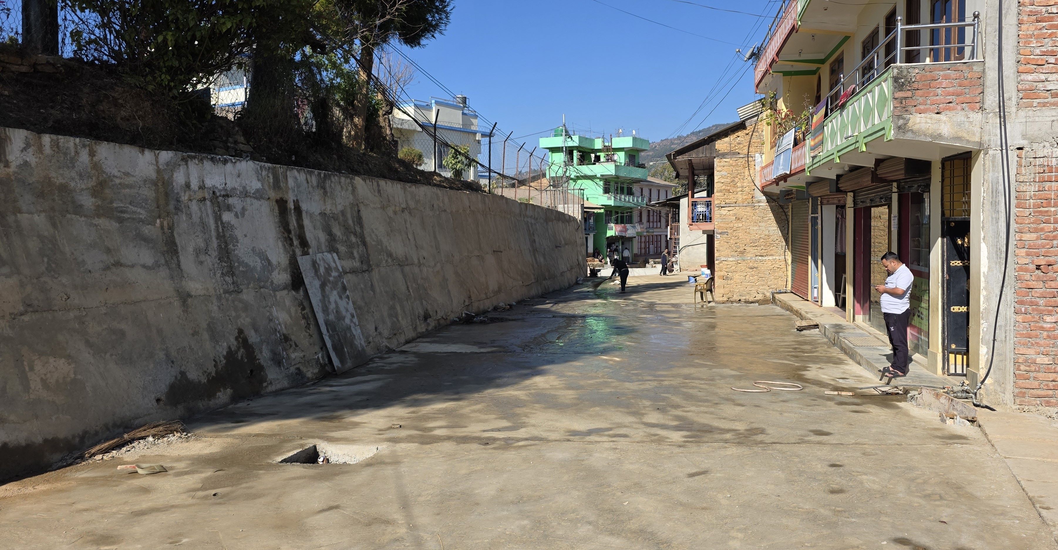 दिक्तेल बजारको सडक ढलान सम्पन्न