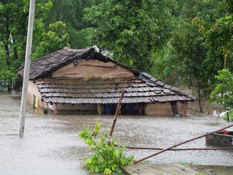 घर डुबान हुँदा वादी समुदाय समस्यामा