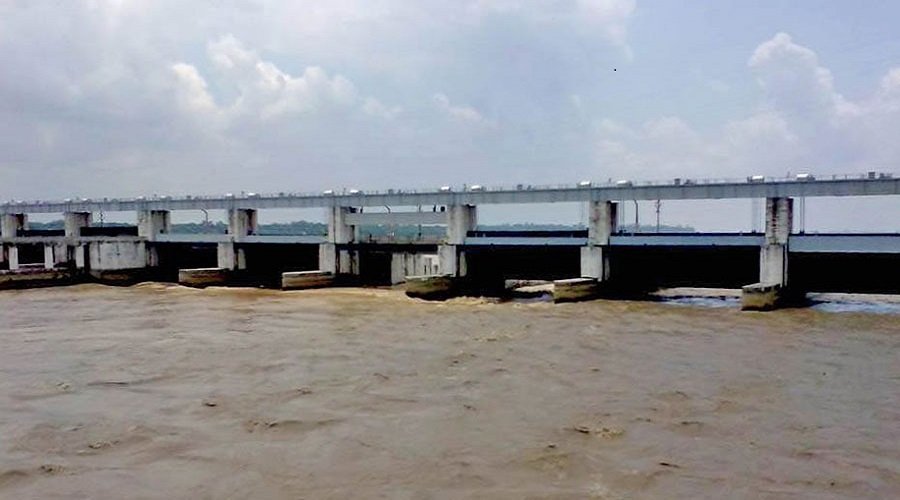 नारायणीमा बाढी बढेसगै गण्डक ब्यारेजका सबै ढोका खुला