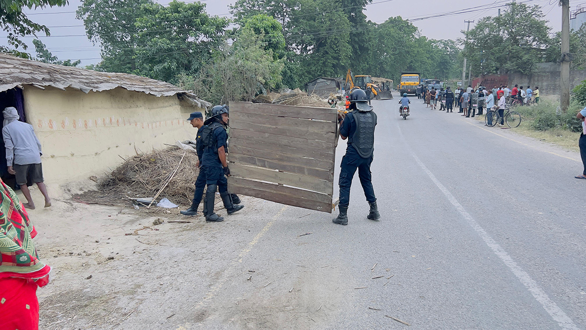 गण्डक नहर किनारका अतिक्रमित संरचना हटाउन थालियो