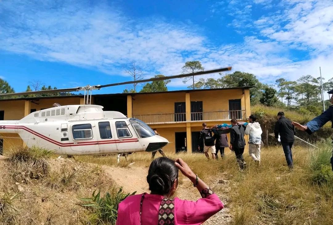 सुत्केरी हुन नसकेपछि हेलिकप्टरमार्फत उद्दार