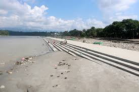 नारायणी नदीको कटान रोक्न सुस्तामा तटबन्ध निर्माण