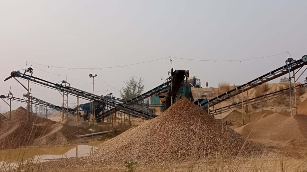 अनाधिकृत रूपमा सञ्चालन हुँदै आएको क्रसर उद्योग कारबाहीमा