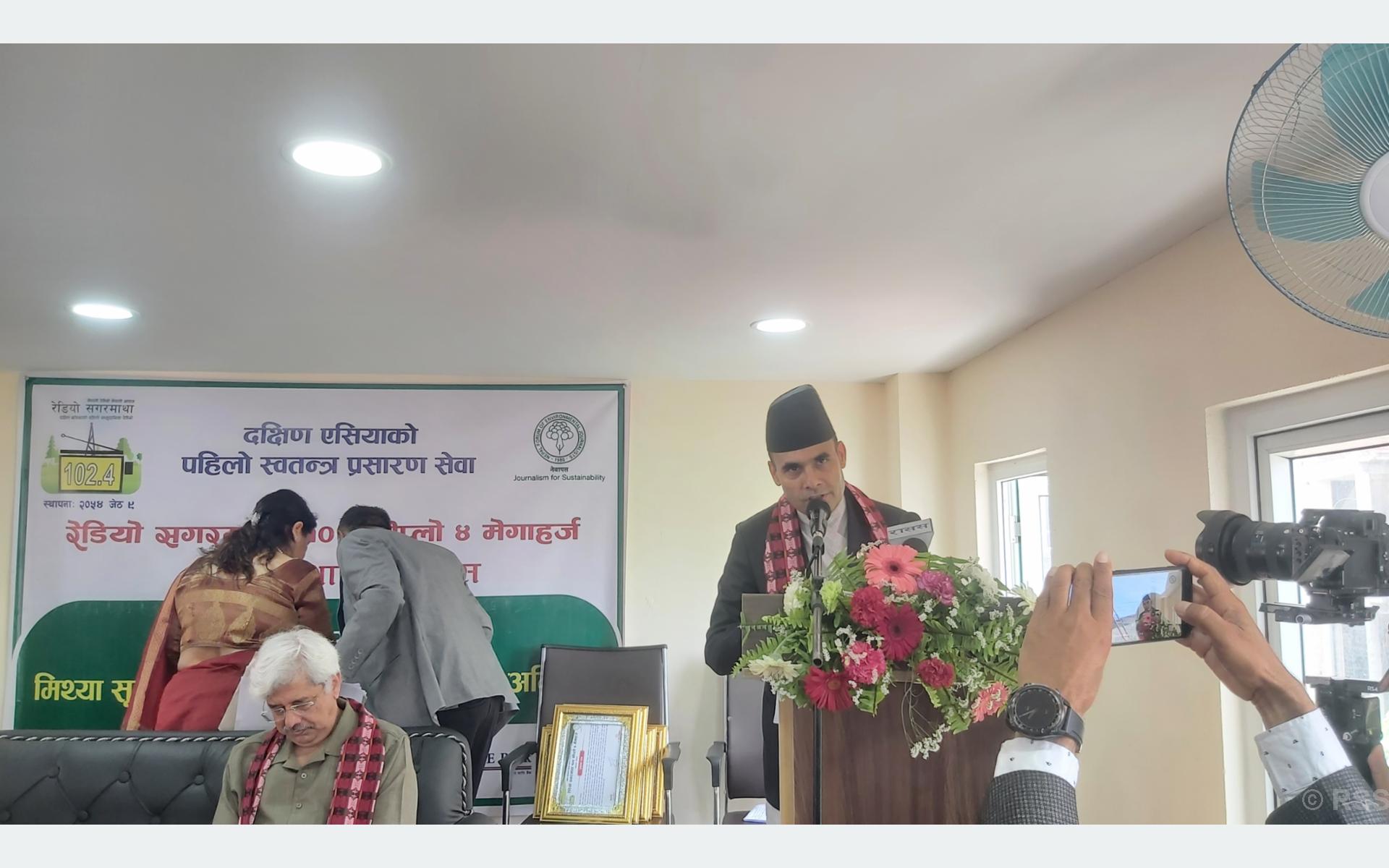 सामुदायिक रेडियो प्रविधिमैत्री हुँदै जनअपेक्षाअनुसार सञ्चालन हुनुपर्छ : सञ्चारमन्त्री