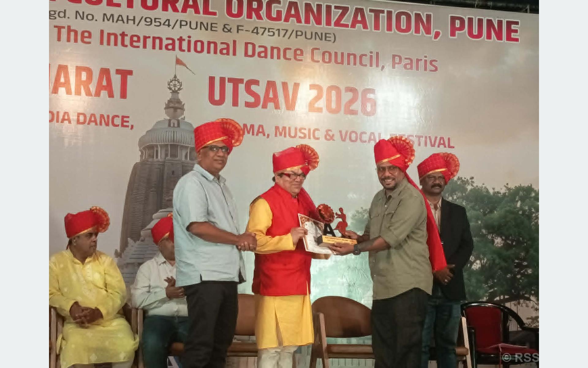 वरिष्ठ सरोदवादक सुदर्शन राजोपाध्याय ‘कलाक्षेत्रम’ पुरस्कारबाट सम्मानित