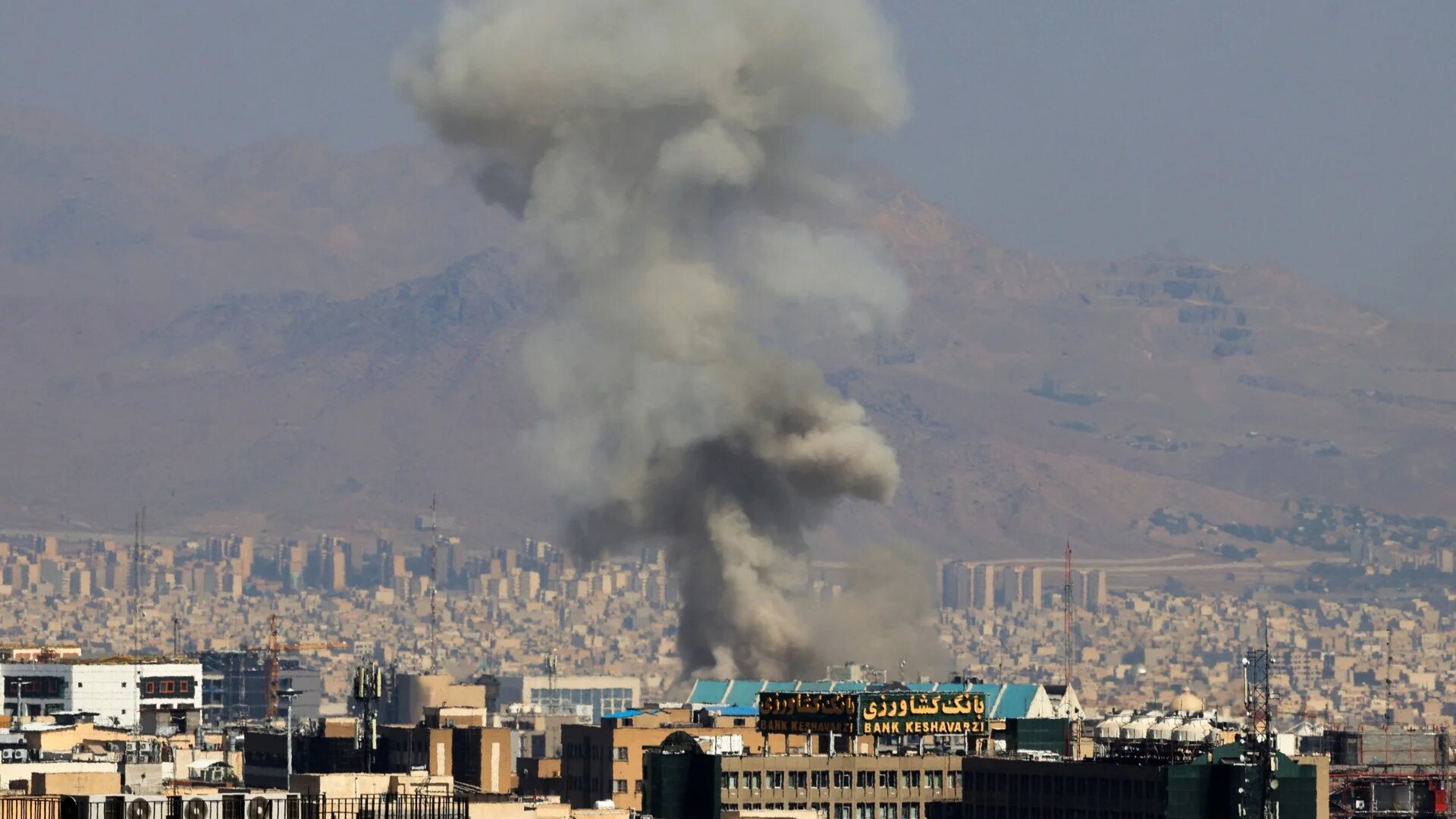 अमेरिका–इजरायलद्वारा इरानको खार्ग टापुमा आक्रमण