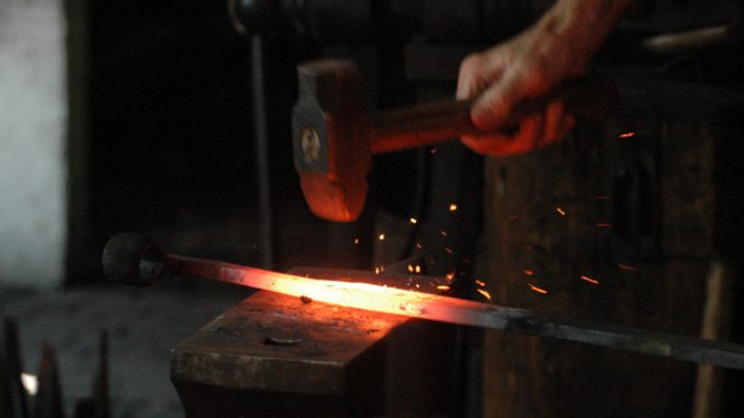 आरन पेसालाई आयआर्जनको माध्यम बनाउँदै चक्रबहादुर