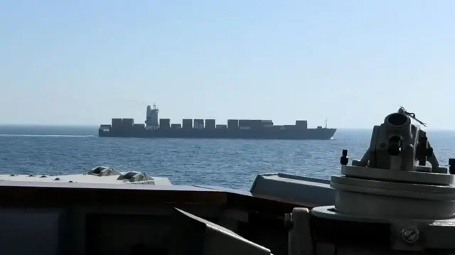 इरानी जहाज अमेरिकी सेनाको कब्जामा, तनाव चुलियो