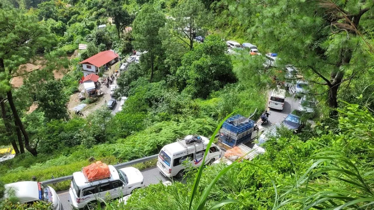 दसैँ बिदा सकिएसँगै हेटौँडामा चहलपहल बढ्दै