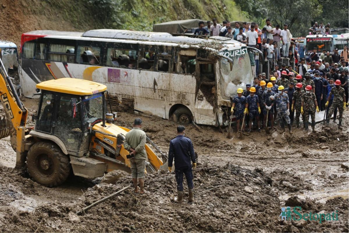 झ्याप्ले खोलाले खोस्यो परिवारको सहारा