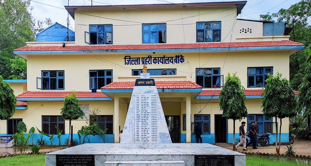 आठ लाख बढिको भन्सार छलीका सामान बरामद