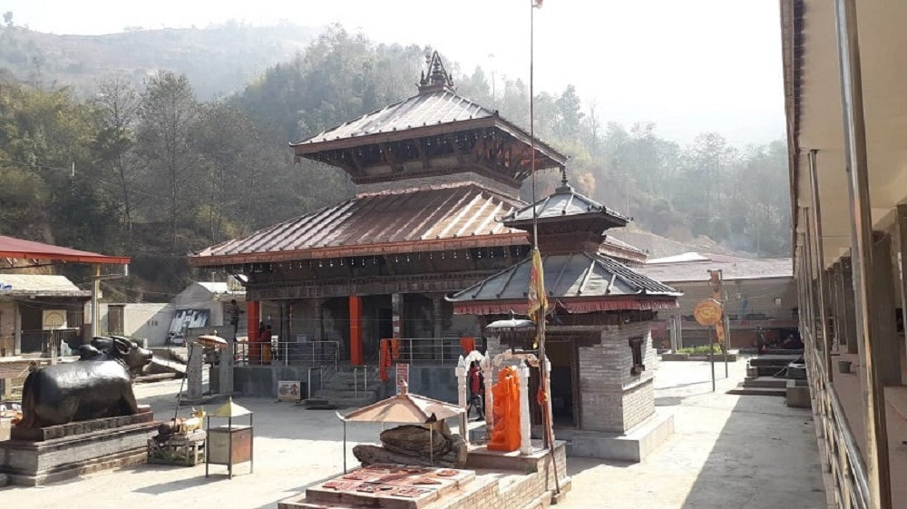 केदारनाथको शिर डोलेश्वर महादेव मन्दिरका चारै ढोका खुला