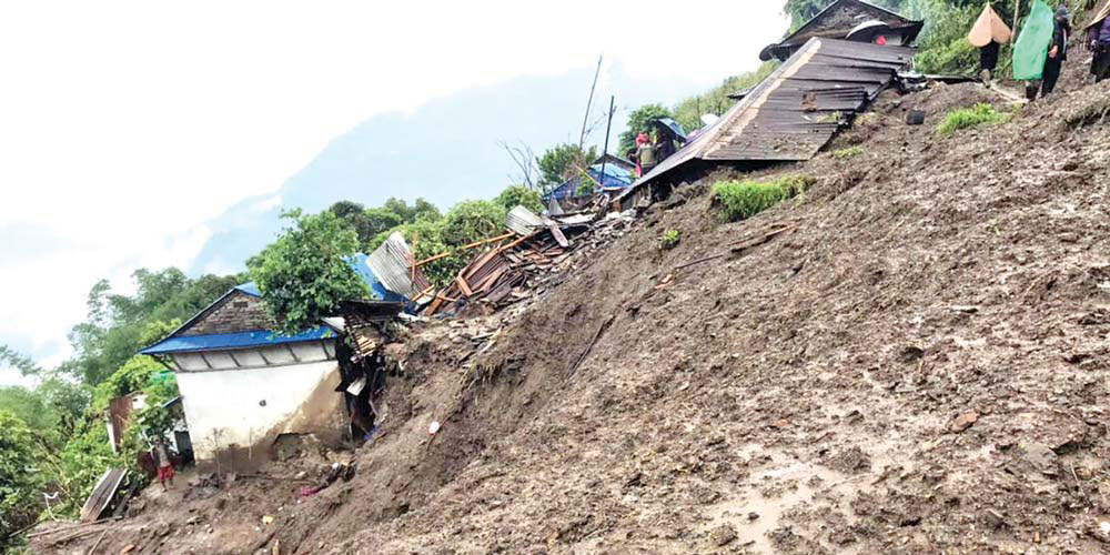 ओखलढुंगामा ४ हजार घर पहिरोको जोखिममा