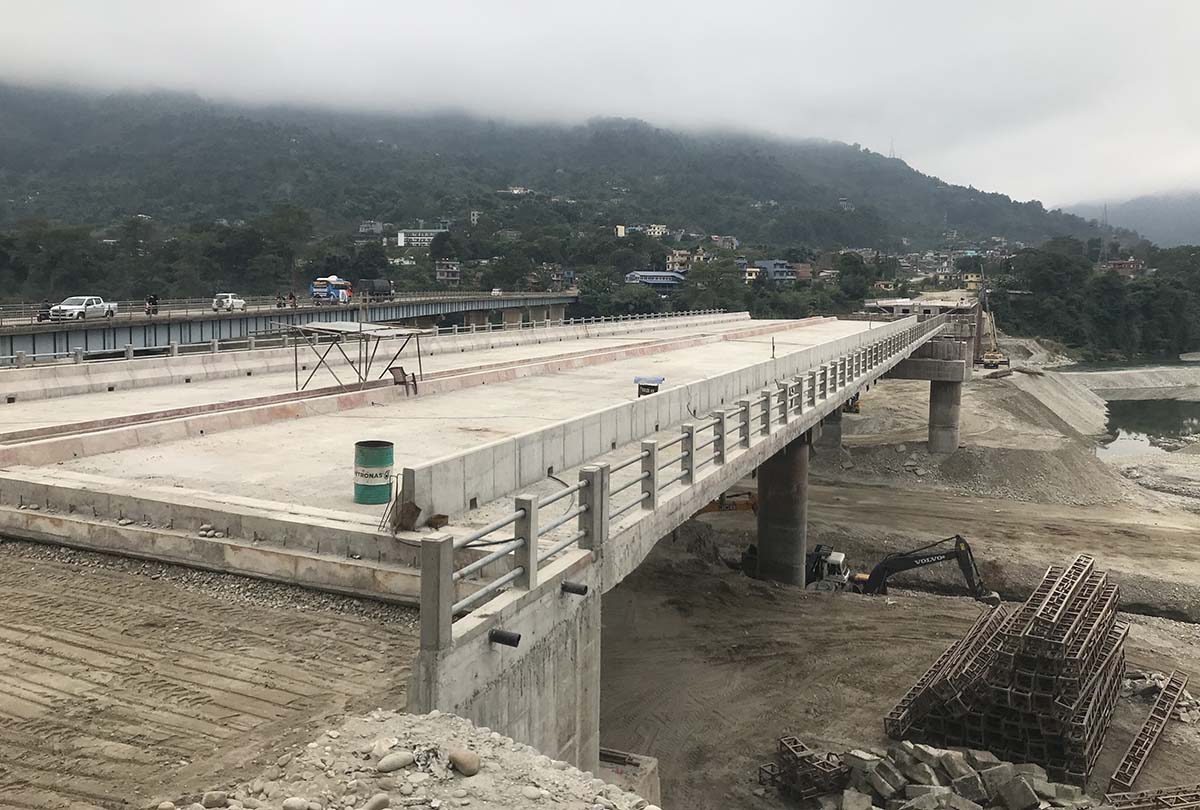 तीन वर्षभित्र सक्नुपर्ने मादीसेती नदीको पुल पाँचवर्षसम्म अधुरै