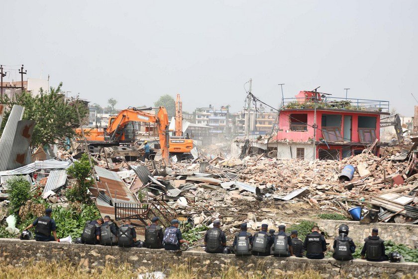 मनोहरा क्षेत्रका सबै ८१० घरटहरा भत्काइयो