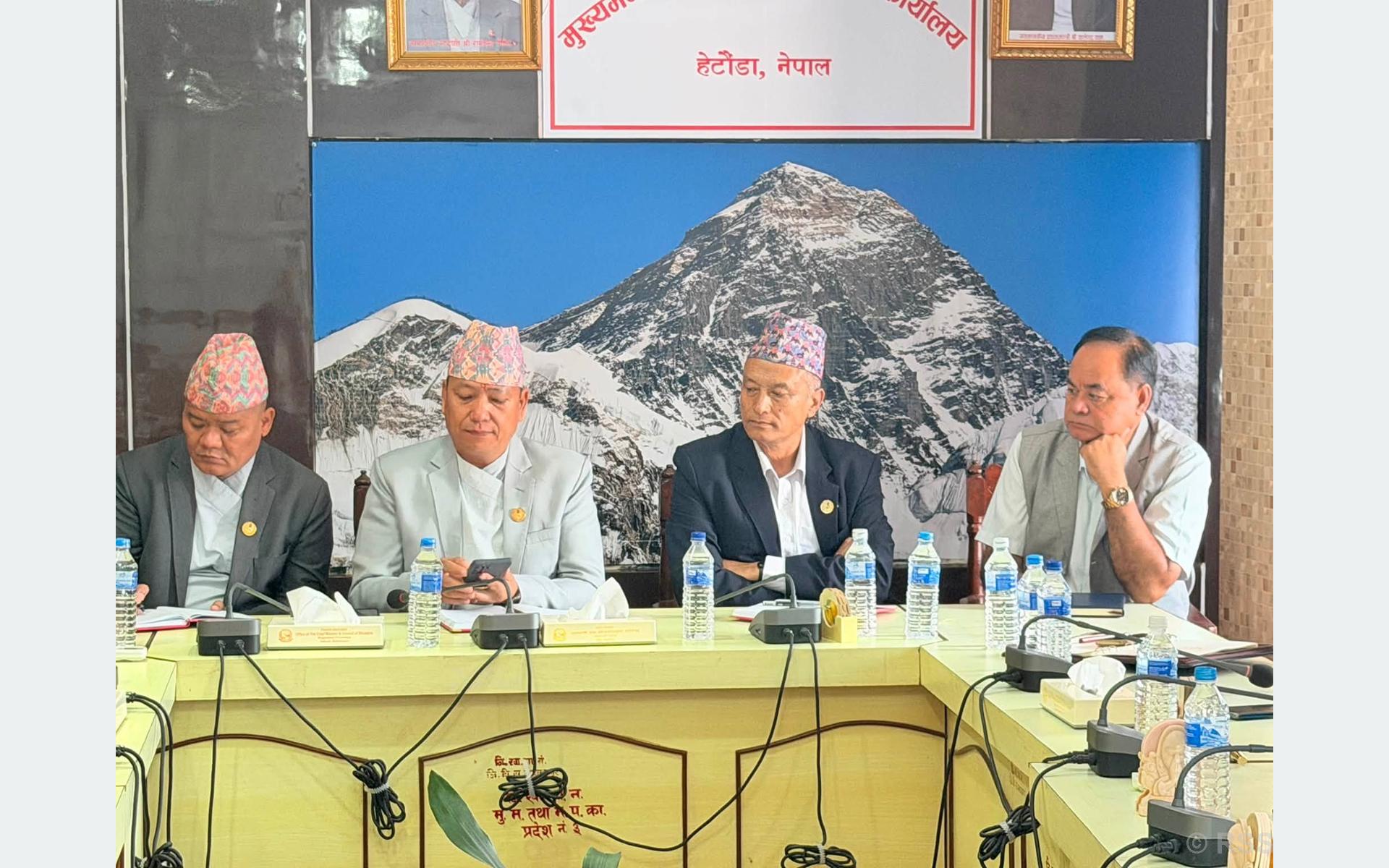 मुख्यमन्त्री कार्यालयमा आपत्कालीन बैठक सुरु, मुख्यमन्त्री थापाद्वारा सावधानी अपनाउन अनुरोध