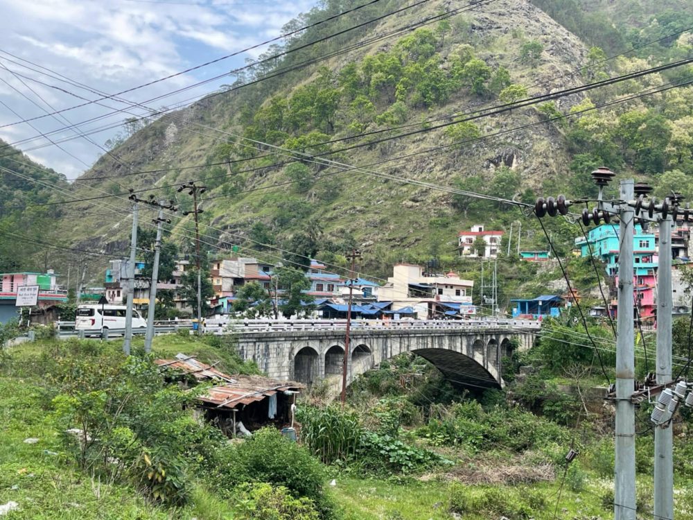 मध्यपहाडी लोकमार्गको मोदीखोलामा पुल निर्माण सुरु