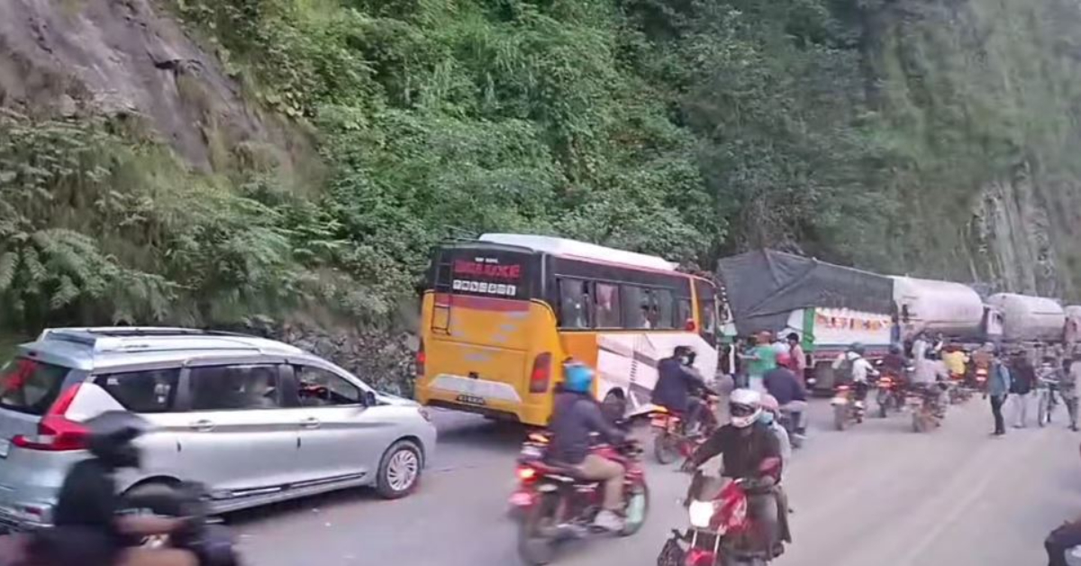 अवरुद्ध पृथ्वीराजमार्ग दुईतर्फी खुल्यो