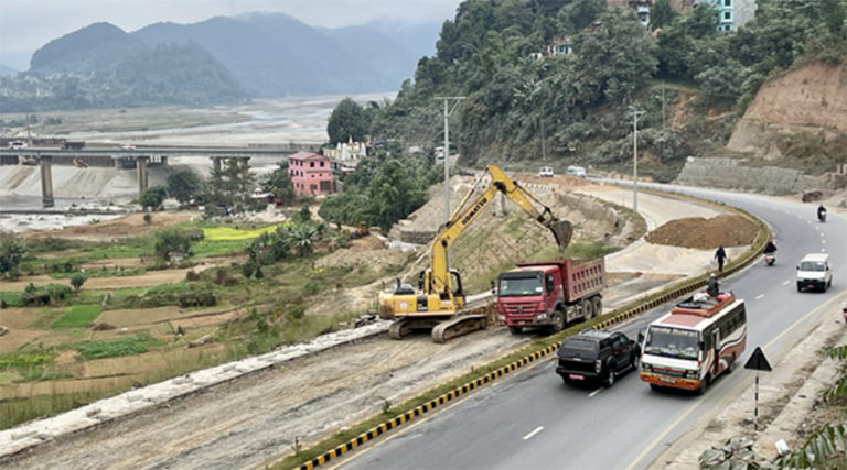पोखरा–मुग्लिन सडकको पश्चिम खण्डमा धमाधम काम