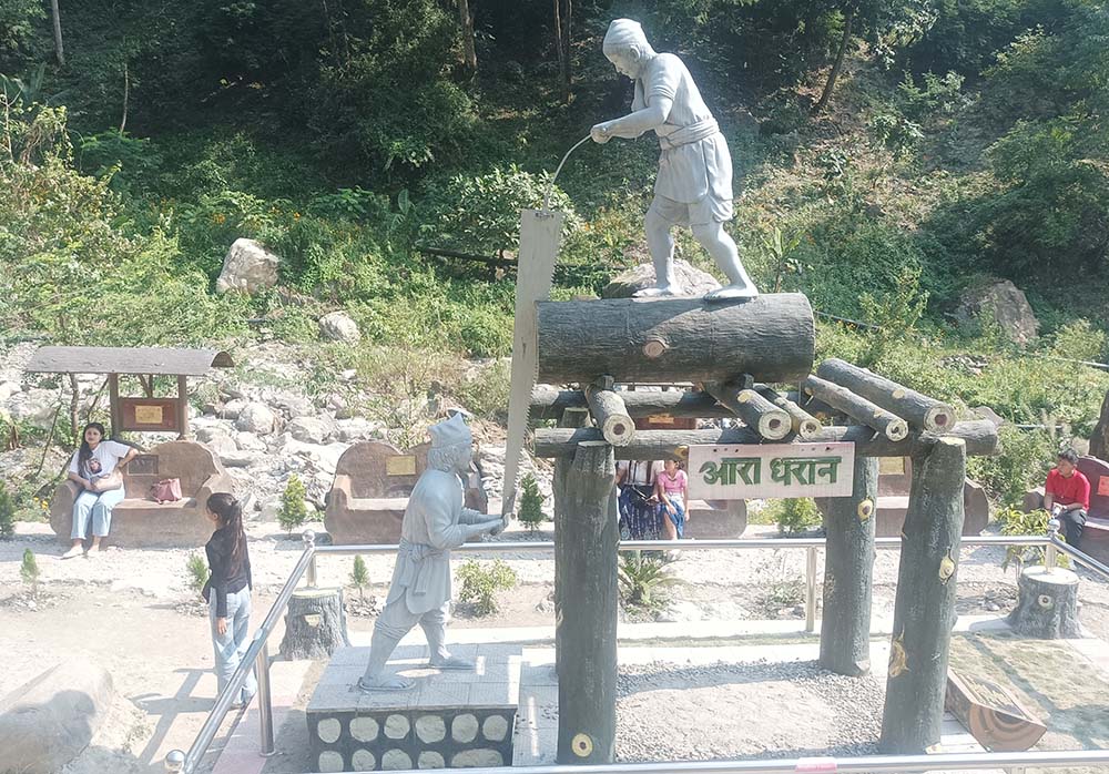 श्रमदानबाट ढुङ्गे पार्क निर्माण गर्दै बराइली