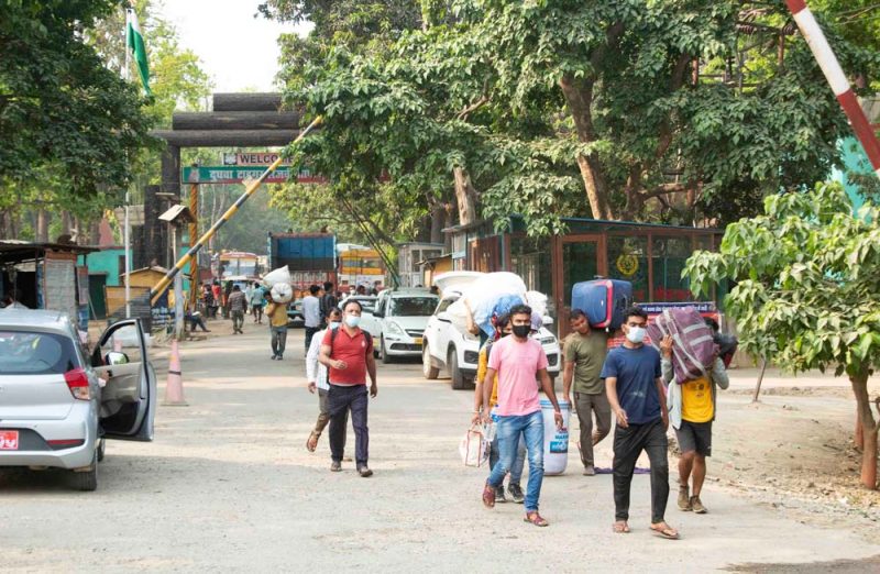 नाकामा भन्सार कडाइले नेपालतर्फको बजारमा बढ्यो चहलपहल