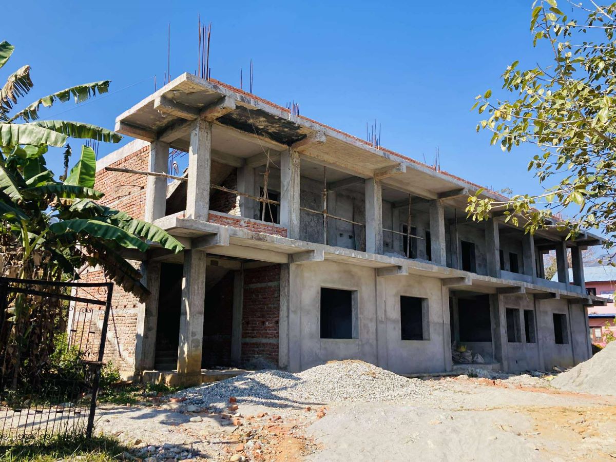 तीन वर्षमा तीन पटक म्याद थप हुदा पनि स्वास्थ्य चौकी भवन अधुरै