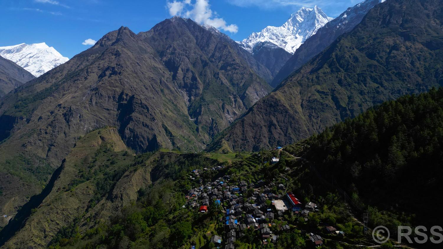 संस्कृति र प्रकृतिको सङ्गम नारच्याङ लेकगाउँ