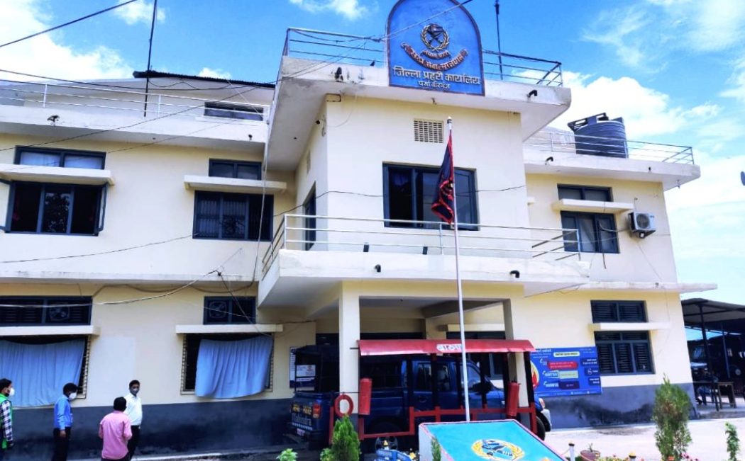 आधिकारिकताबिनाका  कुनै सामान खरिद नगर्न प्रहरीको आग्रह