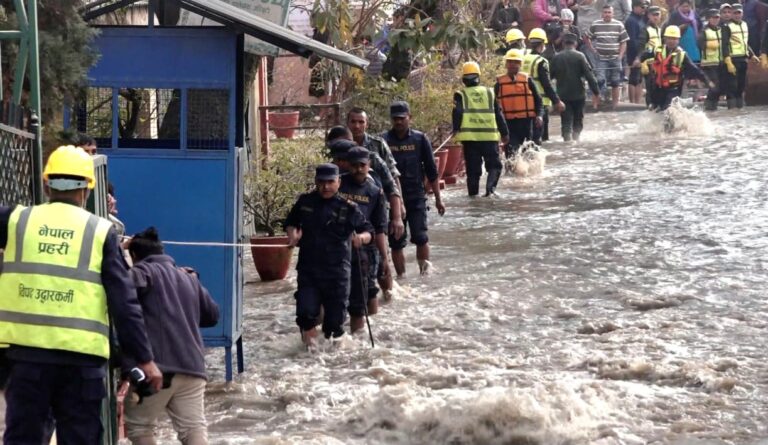 मनसुनजन्य विपद् व्यवस्थापनका लागि १० हजार प्रहरी ‘स्ट्याण्डबाइ’
