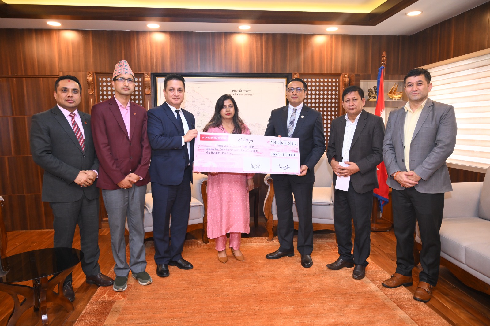 प्रभु बैंकद्वारा बाढीपीडितलाई दुई करोड ११ लाख ११ हजार १११ रुपैयाँ सहयोग
